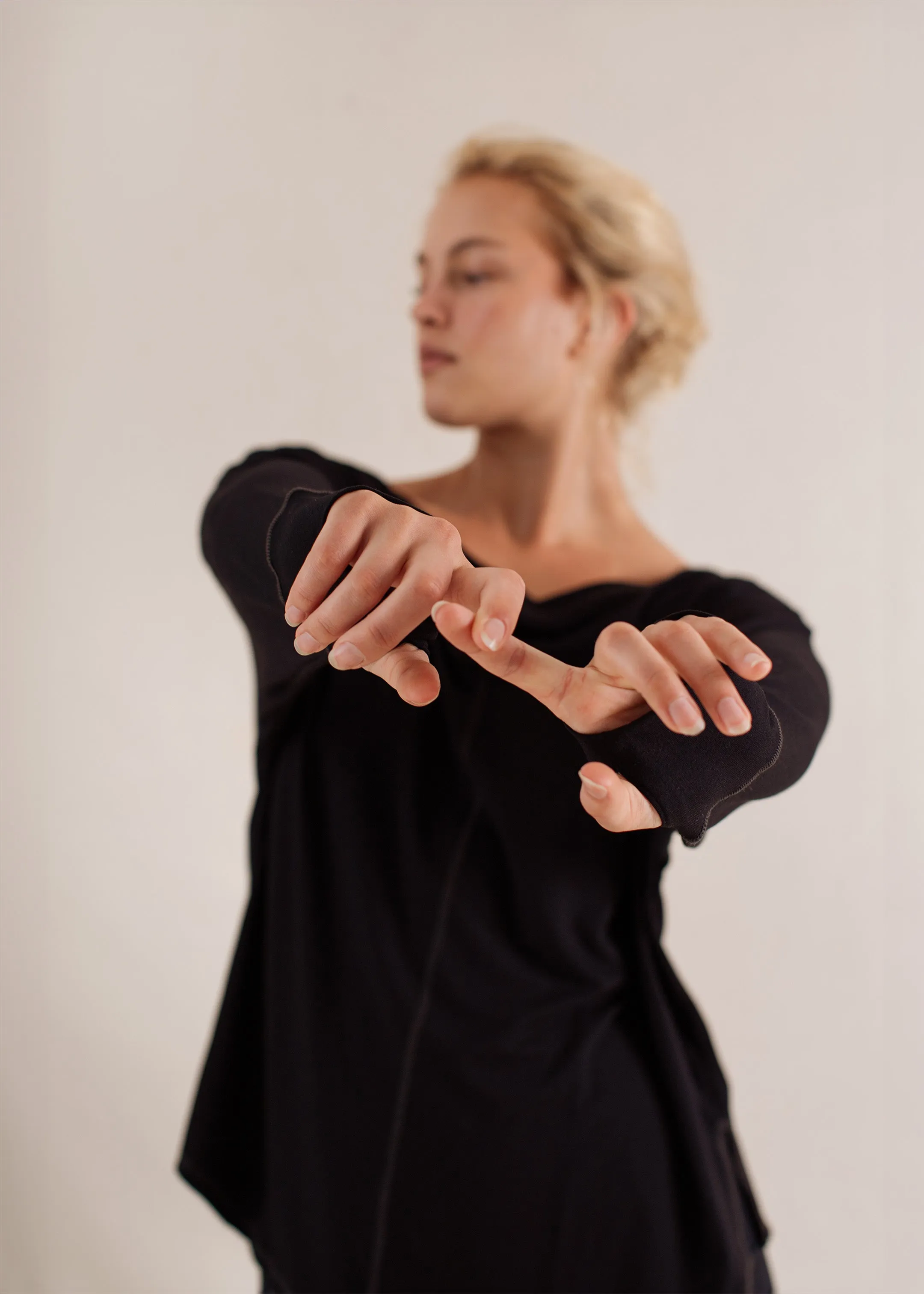 Alora Longsleeve Black