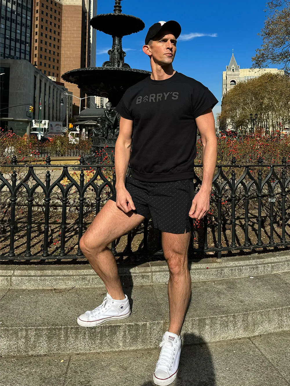 BARRY'S BLACK SLEEVELESS CREWNECK