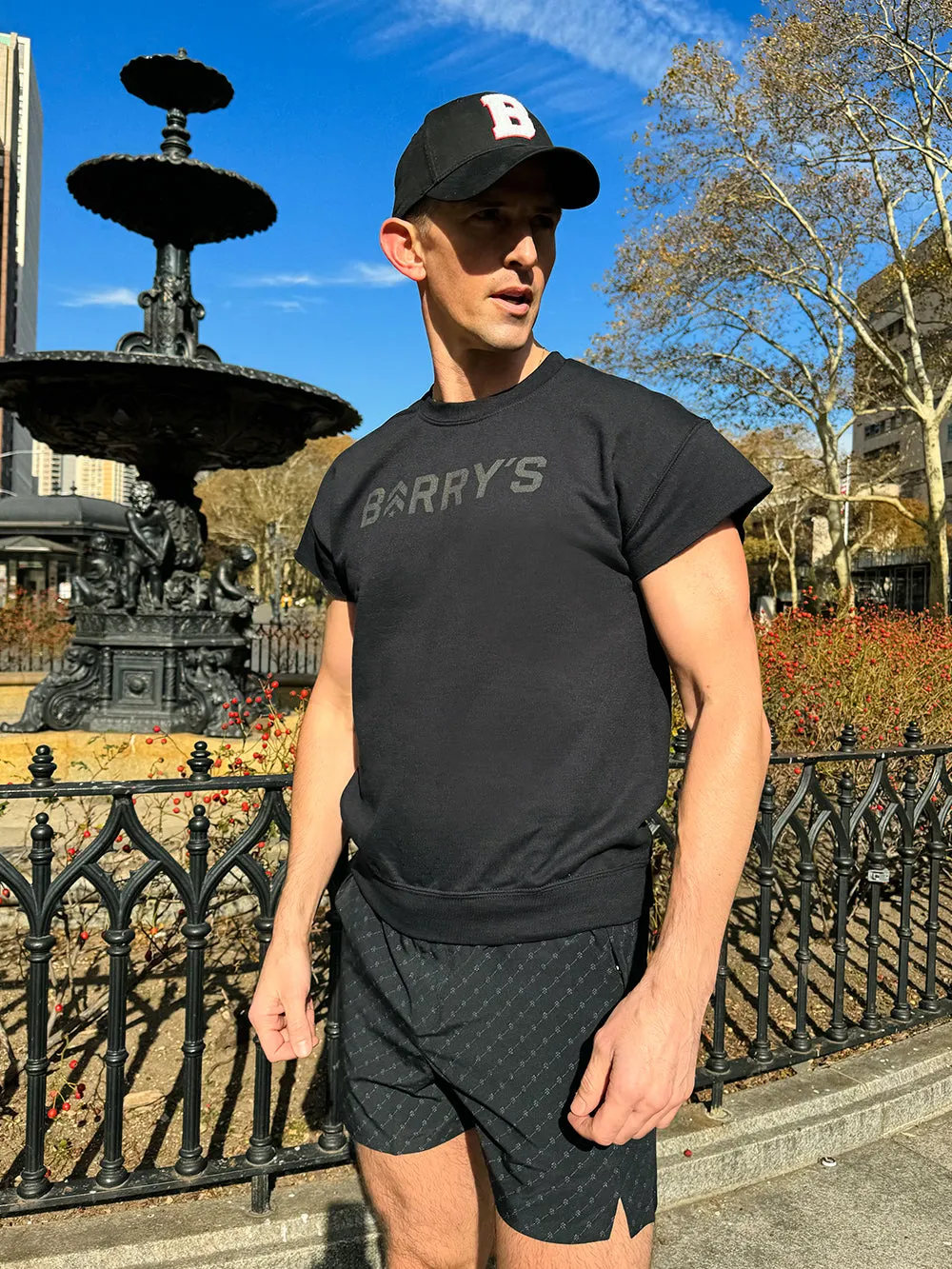 BARRY'S BLACK SLEEVELESS CREWNECK
