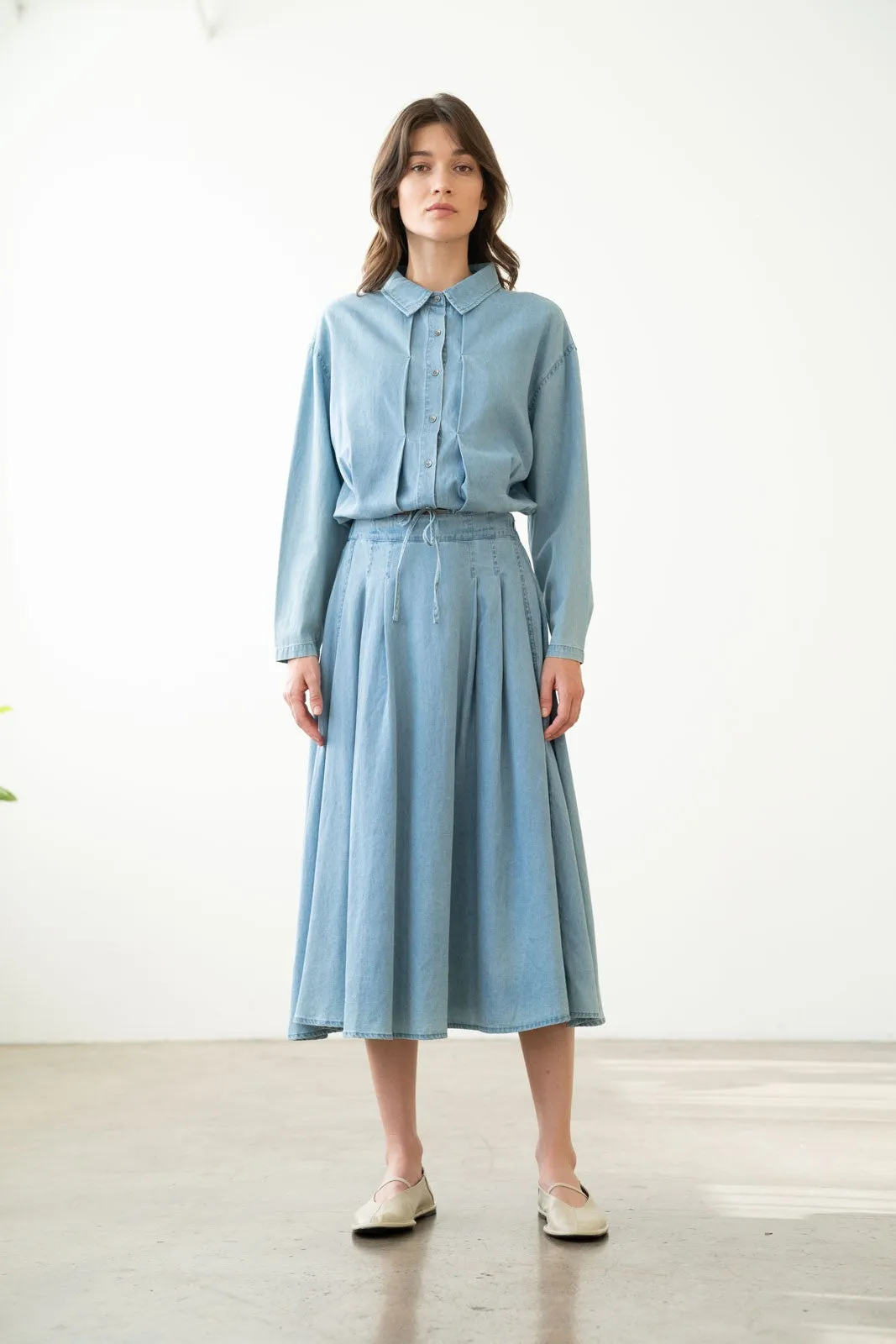 CHAMBRAY SCRUNCH SHIRT