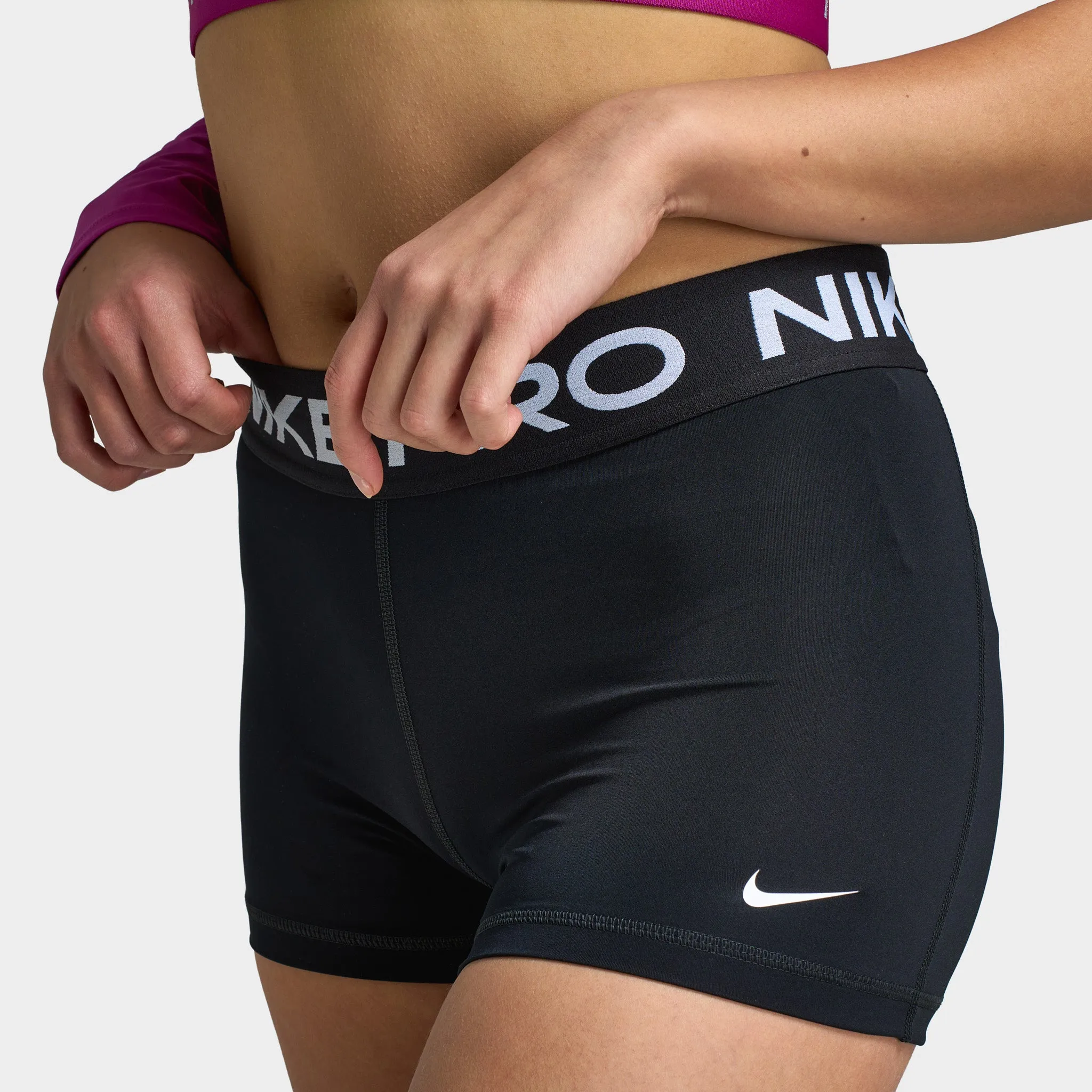 Nike Pro Women's 3" Shorts / Black