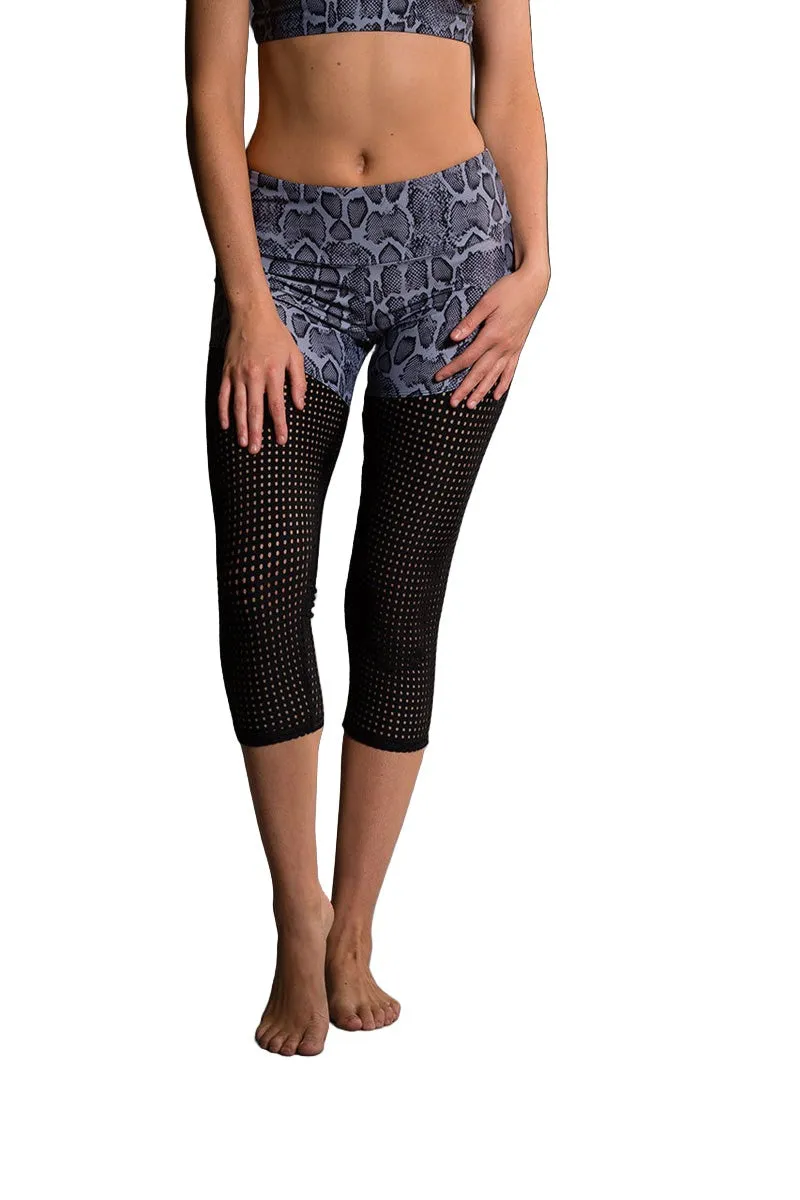 Onzie Hot Yoga Half Half Capri 288