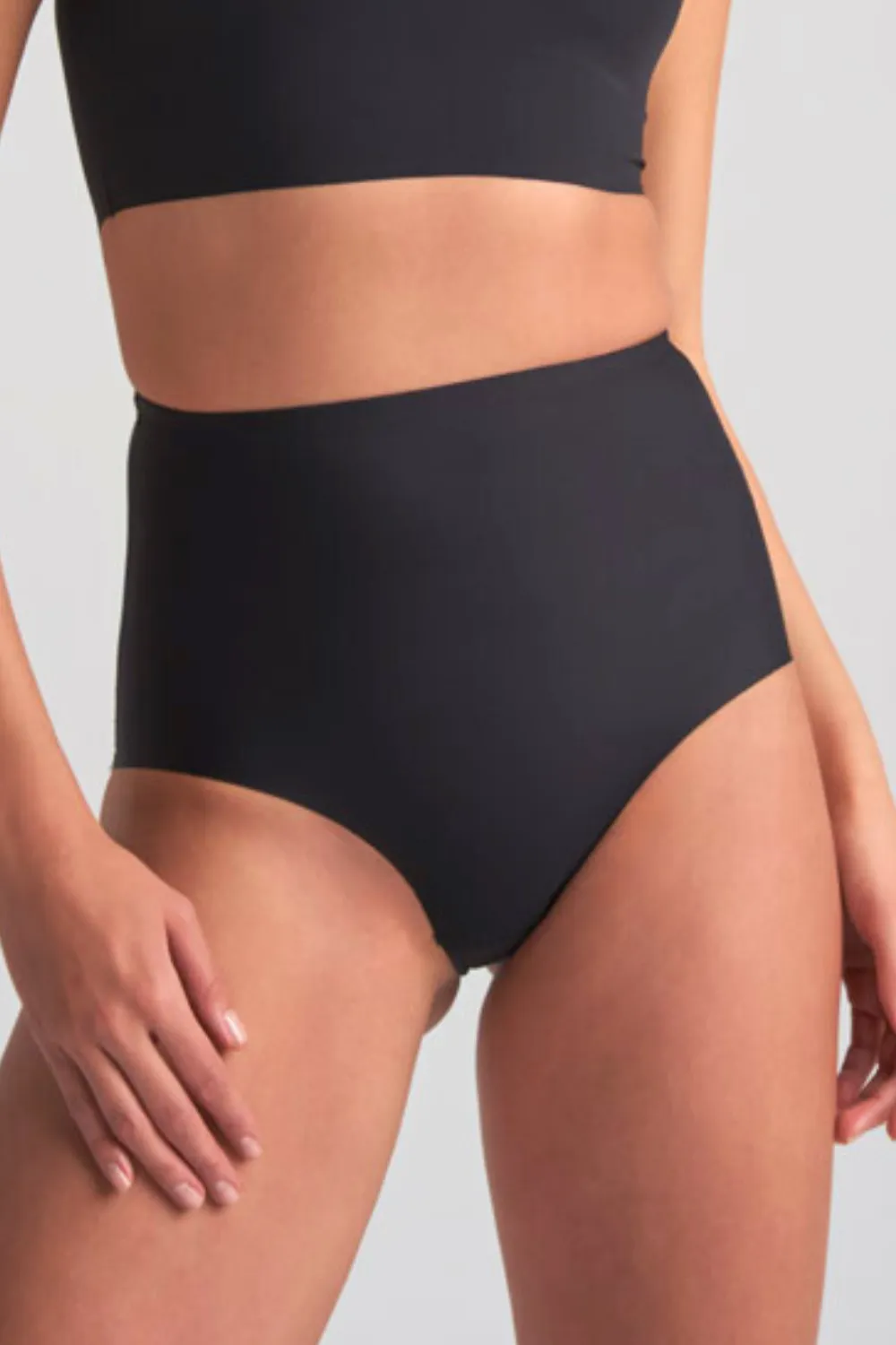 Sculpting Mid Waist Brief