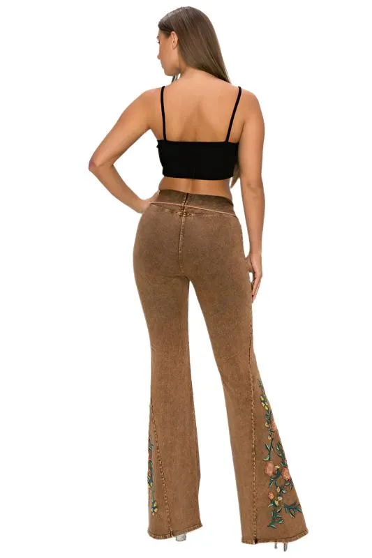 T-Party Floral Embroidery Mineral Washed Yoga Pant CJ75483 Camel