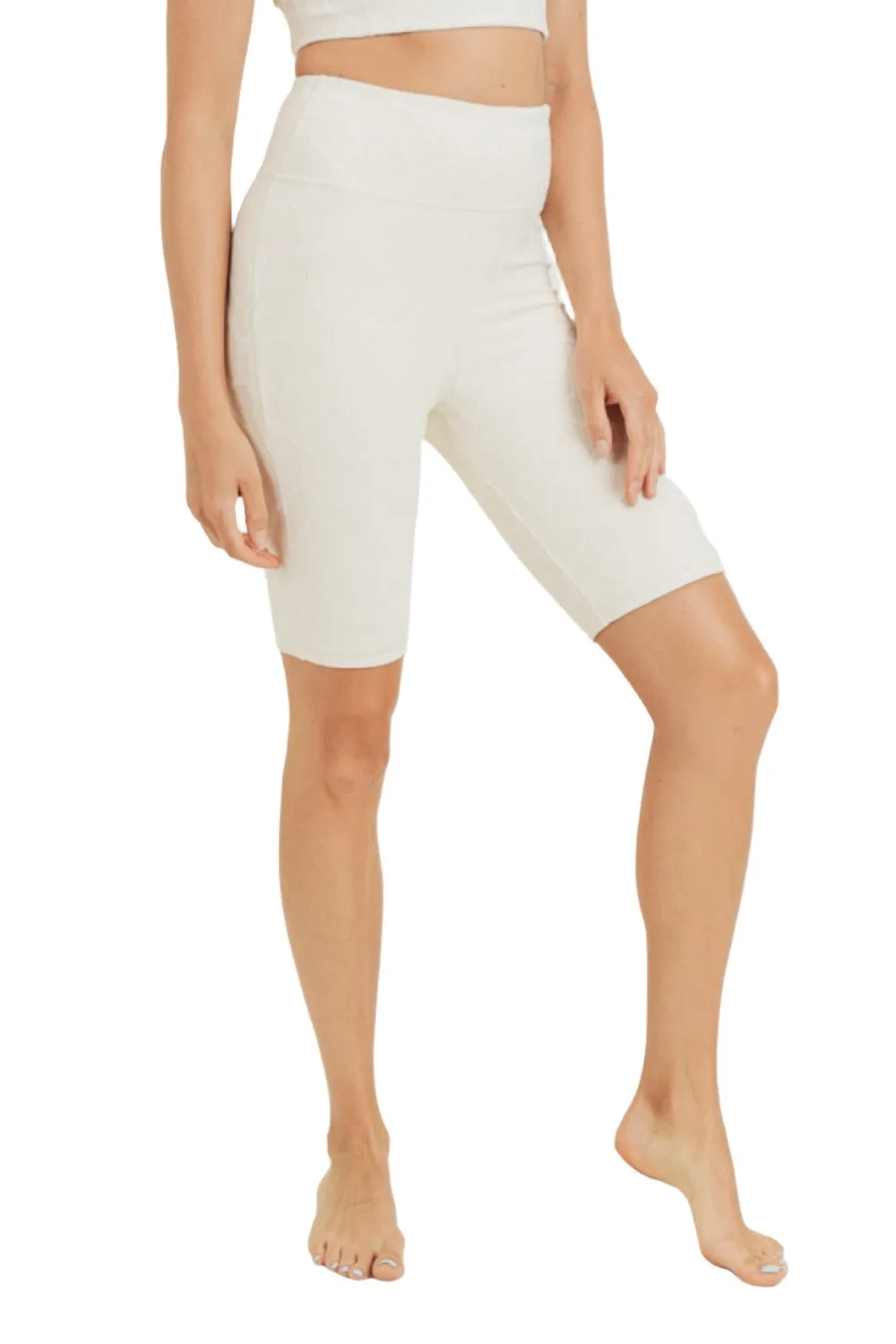 Textured Giraffe Print TACTEL® Highwaist Biker Shorts APH8039